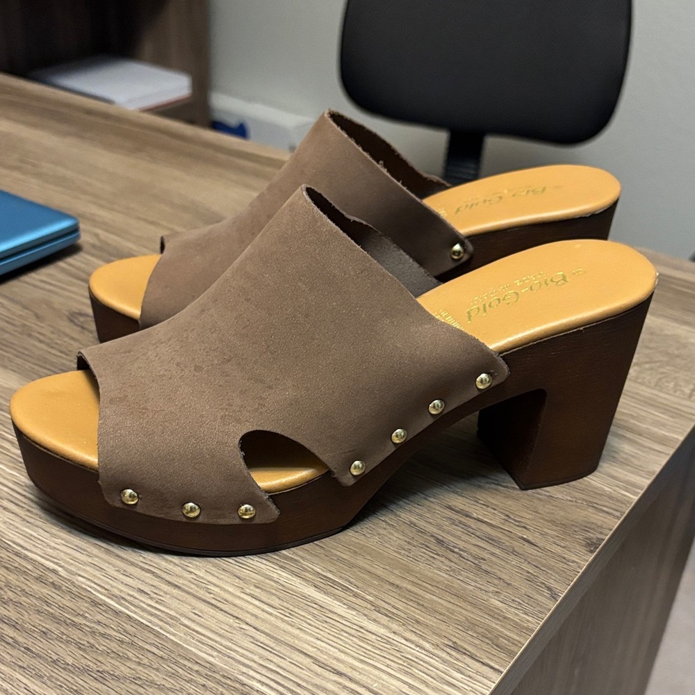 Chic Brown Mules with Gold Accents